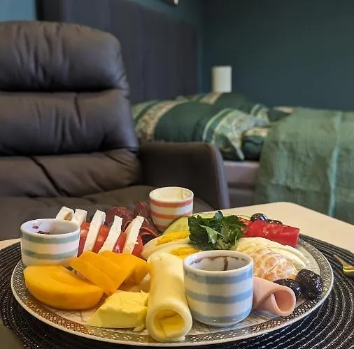 3 - Zimmervermietung Naehe Flughafen Ber - Gratis Wlan, Parken & Netflix 民宿 *