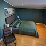 3 Rooms - Zimmervermietung Naehe Flughafen Ber - Gratis Wlan, Parken & Netflix