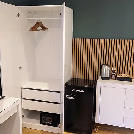 Privatunterkunft 3 - Zimmervermietung Naehe Flughafen Ber - Gratis Wlan, Parken & Netflix