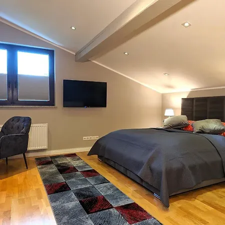 Homestay szállás 3 - Zimmervermietung Naehe Flughafen Ber - Gratis Wlan, Parken & Netflix