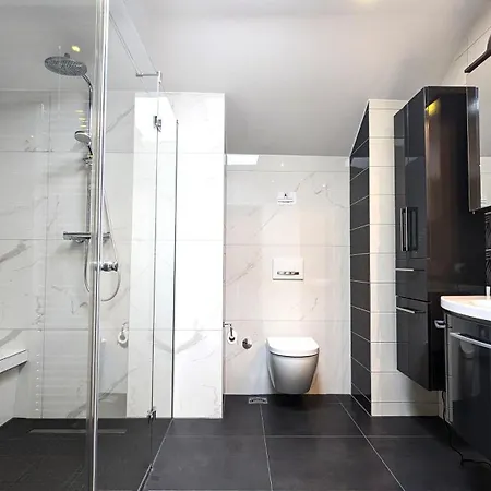 3 Rooms - Zimmervermietung Naehe Flughafen Ber - Gratis Wlan, Parken & Netflix * Berlin