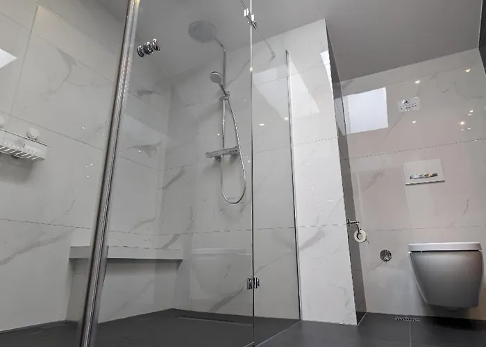 3 - Zimmervermietung Naehe Flughafen Ber - Gratis Wlan, Parken & Netflix Habitación en casa particular *