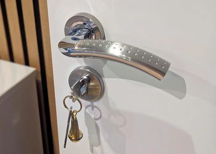 3 - Zimmervermietung Naehe Flughafen Ber - Gratis Wlan, Parken & Netflix * Berlin