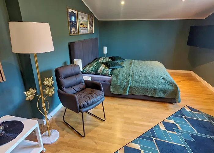 Séjour chez l'habitant 3 - Zimmervermietung Naehe Flughafen Ber - Gratis Wlan, Parken & Netflix *