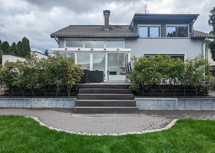 Privat bolig 3 - Zimmervermietung Naehe Flughafen Ber - Gratis Wlan, Parken & Netflix *