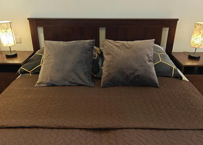 3 - Zimmervermietung Naehe Flughafen Ber - Gratis Wlan, Parken & Netflix *