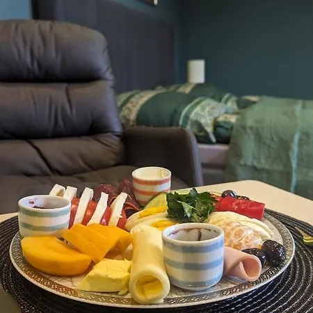 3 Rooms - Zimmervermietung Naehe Flughafen Ber - Gratis Wlan, Parken & Netflix Pansiyon *