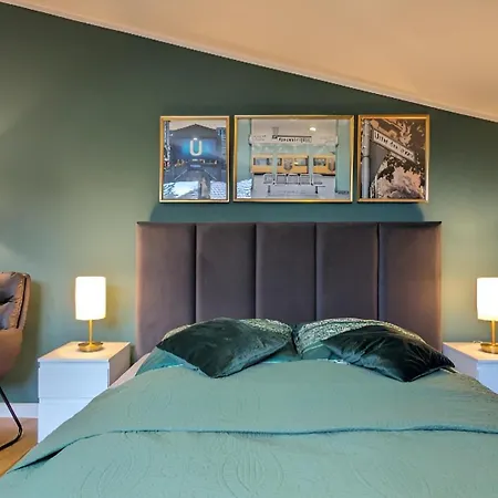 3 Rooms - Zimmervermietung Naehe Flughafen Ber - Gratis Wlan, Parken & Netflix