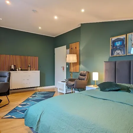 3 Rooms - Zimmervermietung Naehe Flughafen Ber - Gratis Wlan, Parken & Netflix Pansiyon *