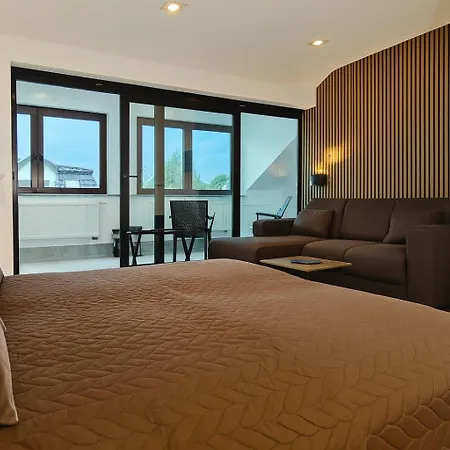 3 Rooms - Zimmervermietung Naehe Flughafen Ber - Gratis Wlan, Parken & Netflix