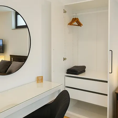 3 Rooms - Zimmervermietung Naehe Flughafen Ber - Gratis Wlan, Parken & Netflix Pansiyon *