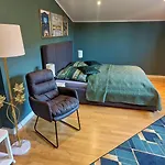 Séjour chez l'habitant 3 - Zimmervermietung Naehe Flughafen Ber - Gratis Wlan, Parken & Netflix *