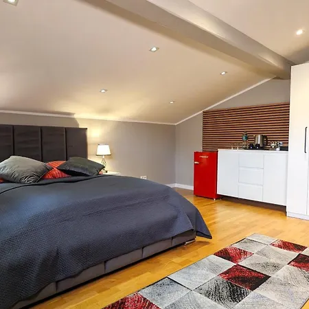 Séjour chez l'habitant 3 - Zimmervermietung Naehe Flughafen Ber - Gratis Wlan, Parken & Netflix *