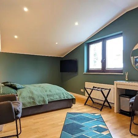 3 Rooms - Zimmervermietung Naehe Flughafen Ber - Gratis Wlan, Parken & Netflix