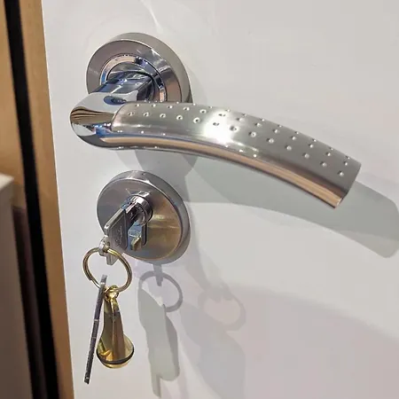 3 Rooms - Zimmervermietung Naehe Flughafen Ber - Gratis Wlan, Parken & Netflix * Berlin