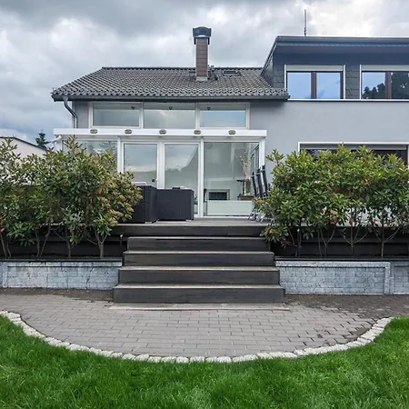 Homestay 3 Rooms - Zimmervermietung Naehe Flughafen Ber - Gratis Wlan, Parken & Netflix *