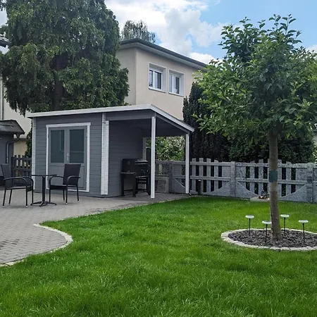 3 Rooms - Zimmervermietung Naehe Flughafen Ber - Gratis Wlan, Parken & Netflix Berlin