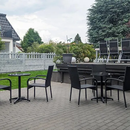 3 Rooms - Zimmervermietung Naehe Flughafen Ber - Gratis Wlan, Parken & Netflix