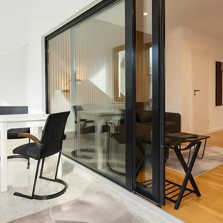 3 - Zimmervermietung Naehe Flughafen Ber - Gratis Wlan, Parken & Netflix Séjour chez l'habitant *