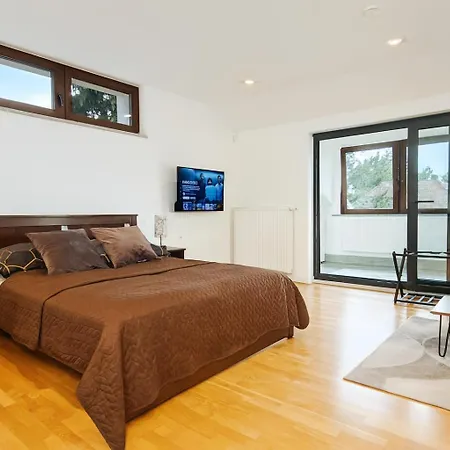 3 - Zimmervermietung Naehe Flughafen Ber - Gratis Wlan, Parken & Netflix Séjour chez l'habitant *