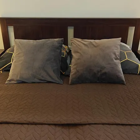 3 Rooms - Zimmervermietung Naehe Flughafen Ber - Gratis Wlan, Parken & Netflix *